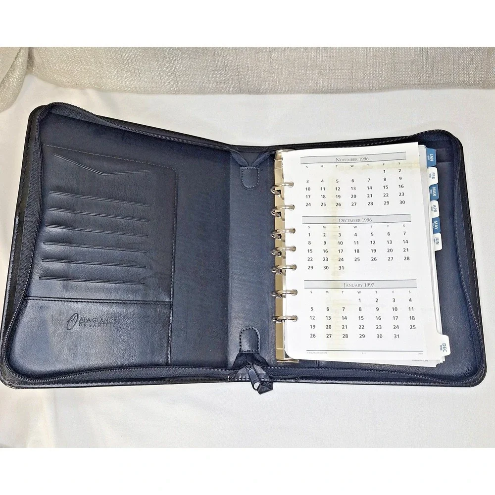 At A Glance Planner Organizer Black Faux Leather 7 Rings Vintage 90s new insert